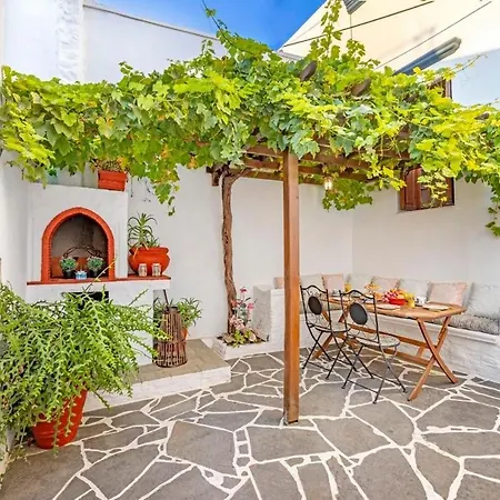 Beautiful Historic House Koskinou (Rhodes)