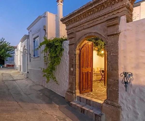 بيت للعطل Beautiful Historic House *